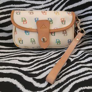 RARE & LOVELY! Dooney & Bourke Vintage "it" pattern Wristlet or Clutch!